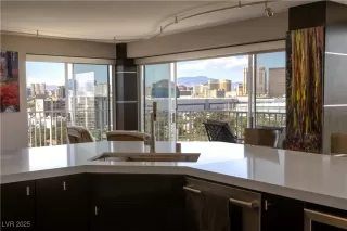 Photo #2: 2680115 Listing