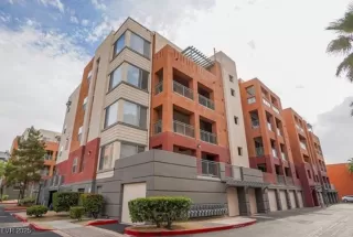 Photo #2: 2680133 Listing 