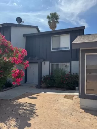 Photo #3: 2680140 Listing