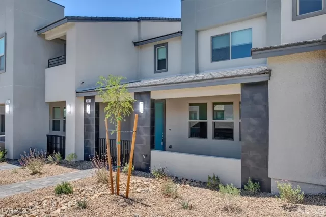 MLS: 2680160 Condo For Sale