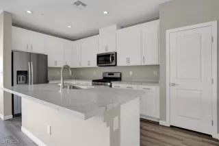 Photo #5: 2680160 Listing 