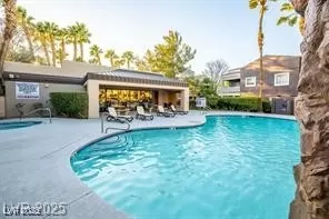 Photo #3: 2680338 Listing