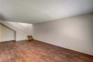 Photo #4: 2680367 Listing