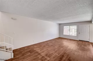 Photo #5: 2680367 Listing