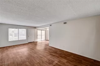 Photo #6: 2680367 Listing