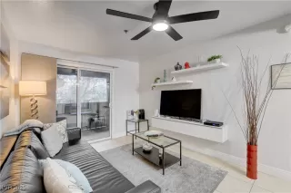 Photo #1: 2680383 Listing 