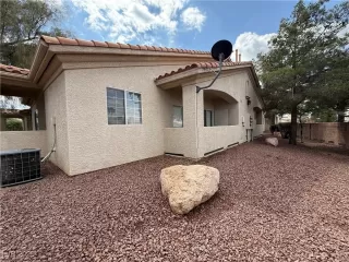 Photo #1: 2680417 Listing