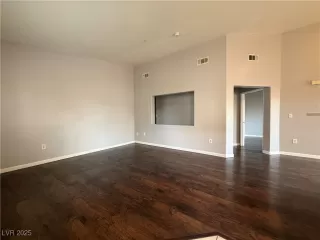 Photo #3: 2680417 Listing