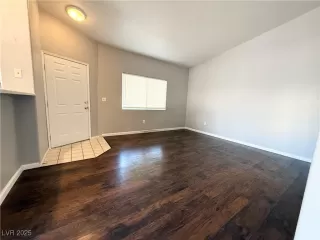 Photo #5: 2680417 Listing