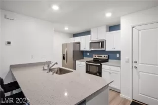 Photo #4: 2680430 Listing 