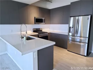 Photo #5: 2680436 Listing 