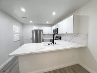 Photo #3: 2680454 Listing 