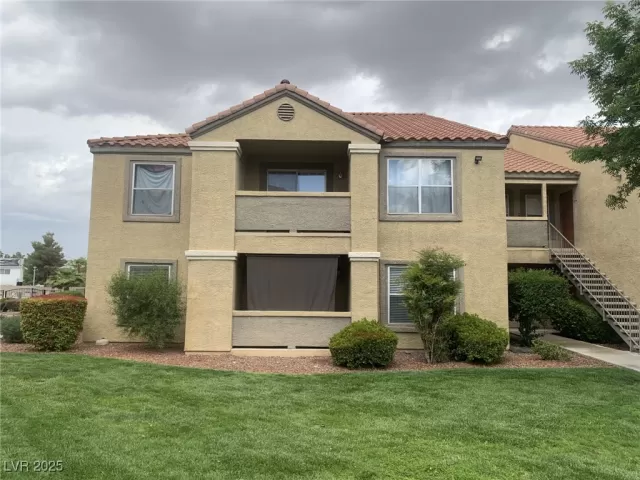 MLS: 2680482 Condo For Sale