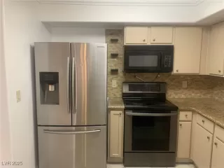 Photo #5: 2680482 Listing 