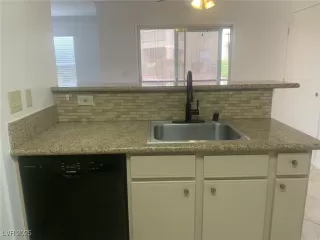 Photo #6: 2680482 Listing 