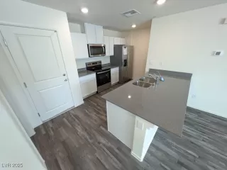 Photo #4: 2680502 Listing 