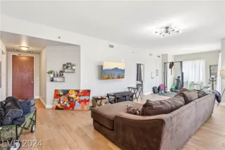 Photo #6: 2680503 Listing 