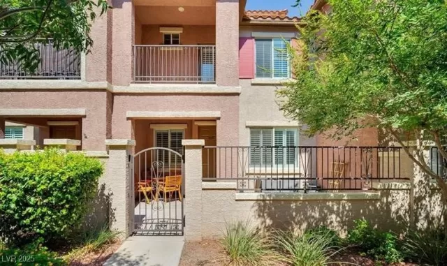 MLS: 2680561 Condo For Sale