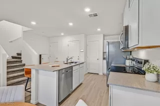 Photo #5: 2680586 Listing 