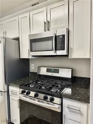 Photo #1: 2680637 Listing 