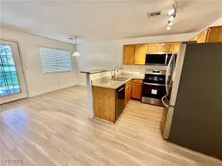 Photo #2: 2680671 Listing