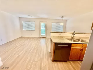 Photo #3: 2680671 Listing