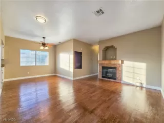 Photo #3: 2680702 Listing