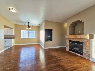 Photo #5: 2680702 Listing