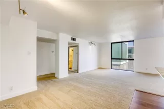 Photo #4: 2680708 Listing