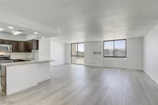 Photo #3: 2680709 Listing