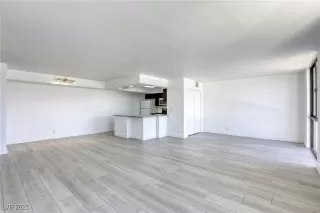 Photo #4: 2680709 Listing