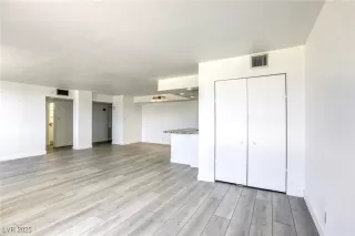 Photo #6: 2680709 Listing