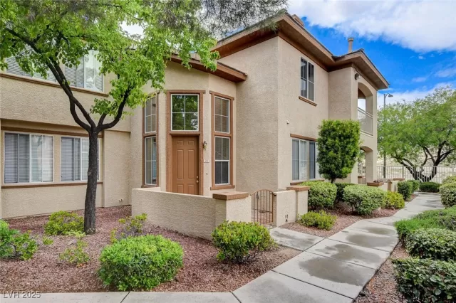 MLS: 2680711 Condo For Sale