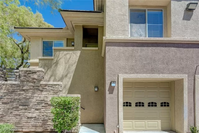 MLS: 2680722 Condo For Sale