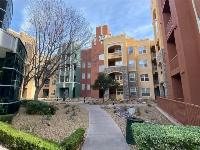 MLS: 2680732 Condo For Sale