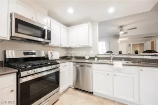 Photo #2: 2680751 Listing