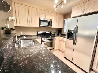 Photo #4: 2680763 Listing 