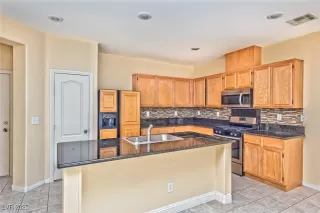 Photo #2: 2680766 Listing 