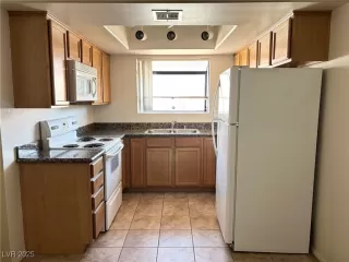 Photo #3: 2680783 Listing