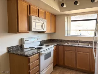 Photo #4: 2680783 Listing