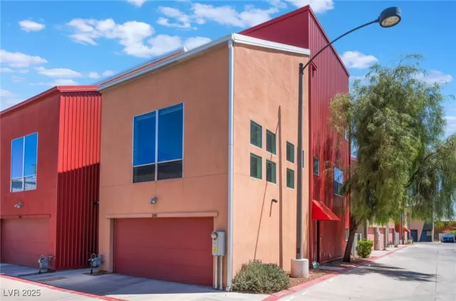 MLS: 2680784 Condo For Sale