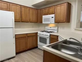 Photo #6: 2680788 Listing 