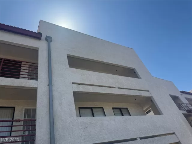 MLS: 2680796 Condo For Sale