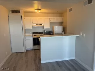 Photo #2: 2680796 Listing 