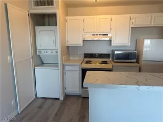 Photo #3: 2680796 Listing 