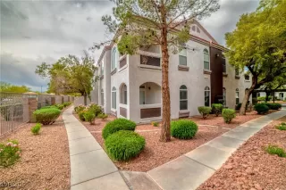 Photo #3: 2680808 Listing