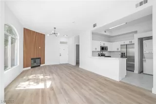 Photo #6: 2680808 Listing