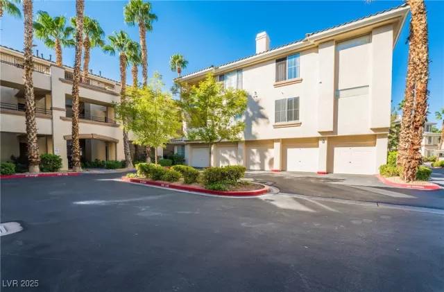 MLS: 2680837 Condo For Sale