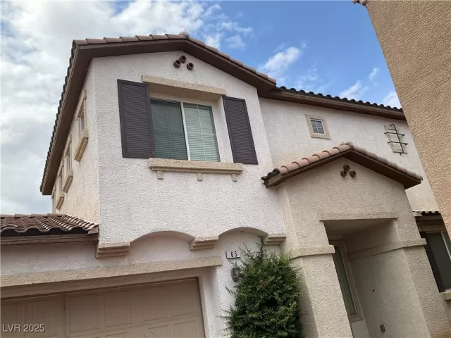 MLS: 2680880 Condo For Sale