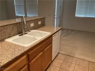 Photo #5: 2680880 Listing 